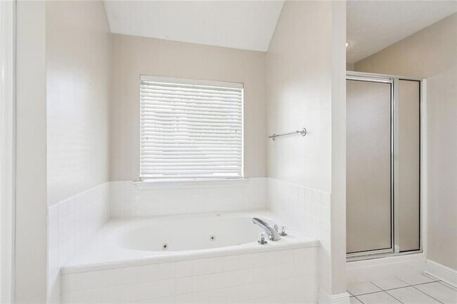 Building Photo - 158 Woodruff Dr