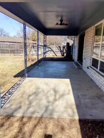 Building Photo - 2800 Hedgeway Dr