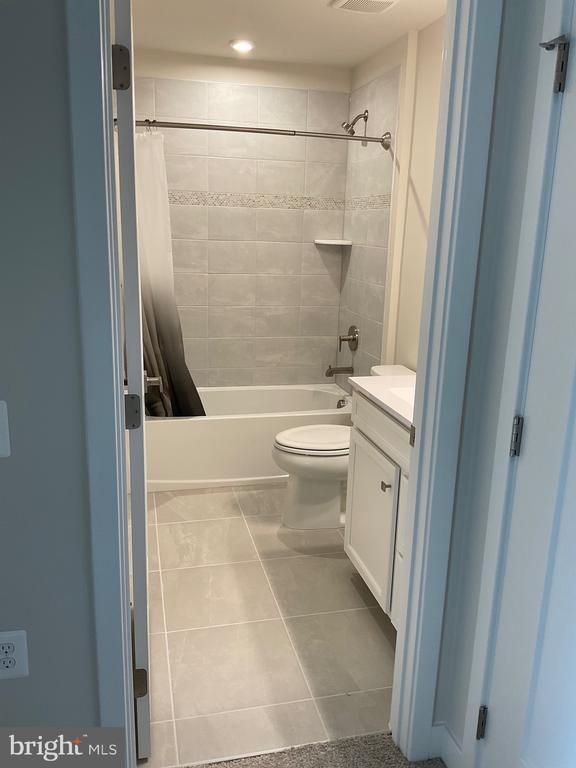 Building Photo - 4317 Southerby Dr