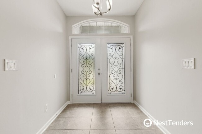 Building Photo - Five Bedroom Beauty in Plummer Creek!