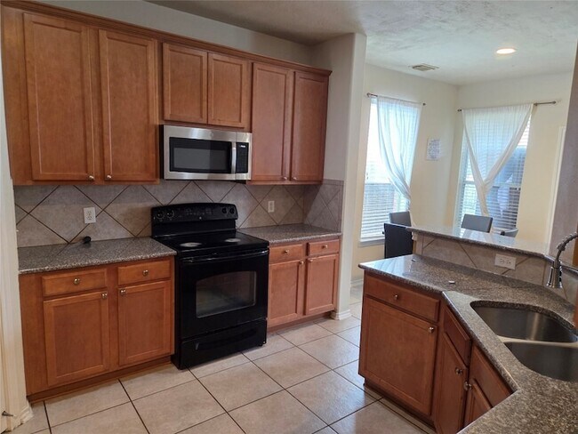 Building Photo - 6818 Stoneyvale Dr