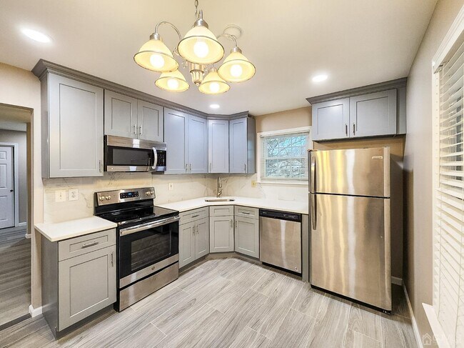 Building Photo - 3 John Adams Ct