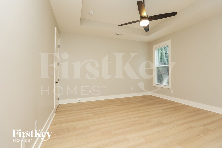 Building Photo - 2045 Hamilton Hill Dr