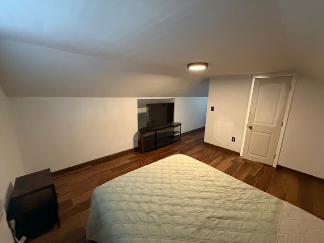 Building Photo - 1707 N Charles St