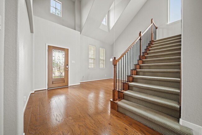Building Photo - 25959 Ravenside Dr