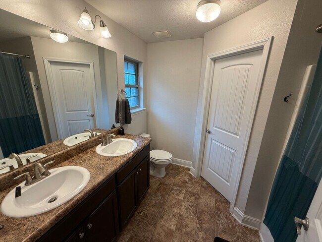 Building Photo - Pensacola - Logan Place - 3 bedroom, 2 bat...