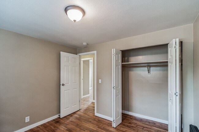 Building Photo - 956 NW Donelson St