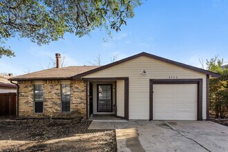 Building Photo - 2420 Cripple Creek Dr