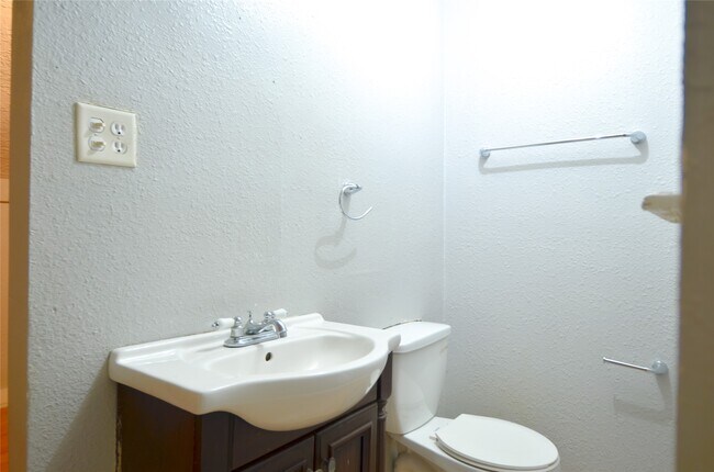 Building Photo - 1282 Hopper Rd