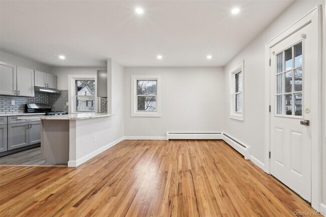 Building Photo - 20 Francis Ave