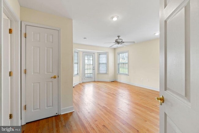 Building Photo - 1818 Panarama Ct