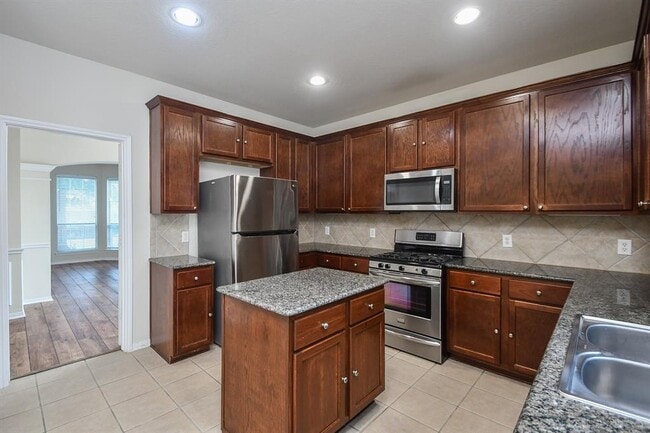 Building Photo - 6706 Nicecrest Dr