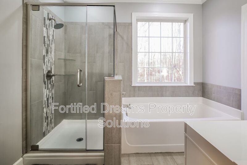 Building Photo - 5510 Faye Dr