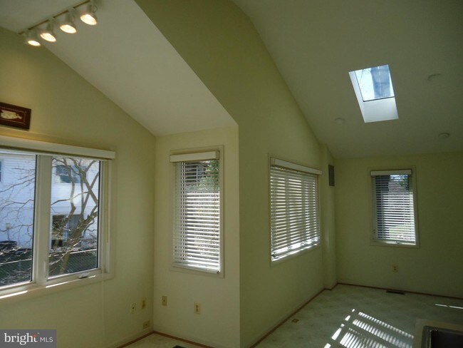 Building Photo - 8727 Litwalton Ct