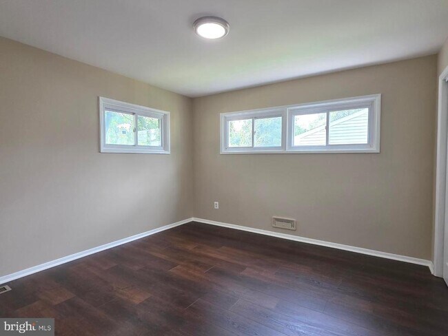 Building Photo - 1030 Collwood Rd
