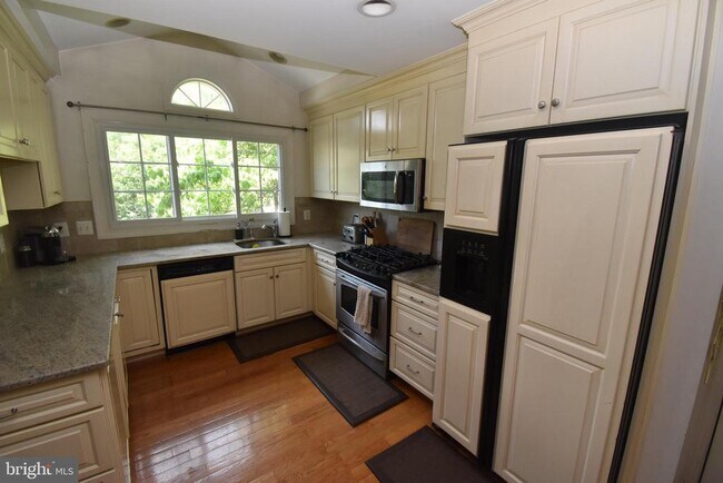 Building Photo - 6506 Susan Barkley Ct