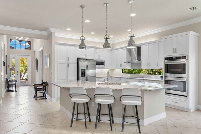 Building Photo - ** MARBELLA ISLES ** 4 BED / 3 BATH - SING...