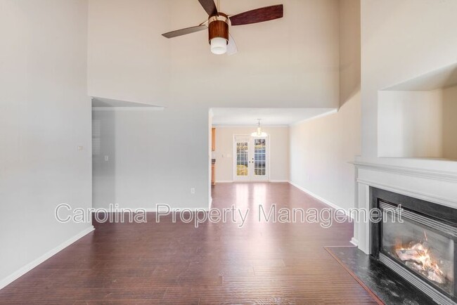 Building Photo - 7020 Bullock Dr