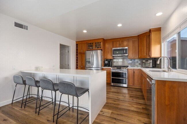 Building Photo - Enjoy the view from this 4 bedroom home with solar and overlooking the lagoon in quiet neighborhood
