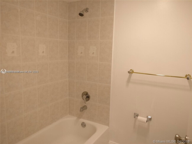 Building Photo - 20515 E Country Club Dr