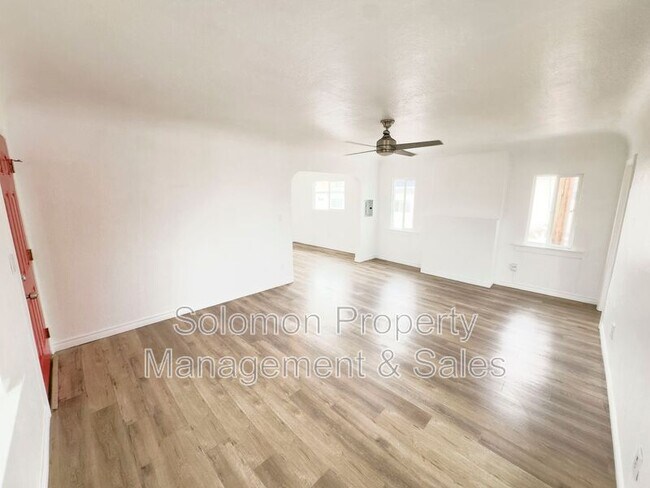 Building Photo - 3327 1/2 Polk Ave