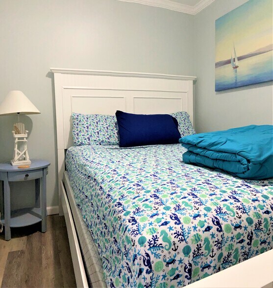 Building Photo - 215 Grant Ave