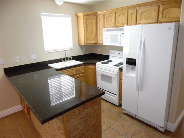 Building Photo - 1205 Princes Cir