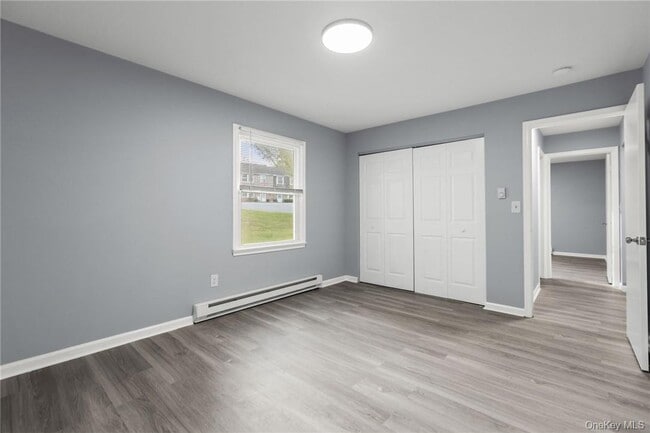 Building Photo - 500 NY-299