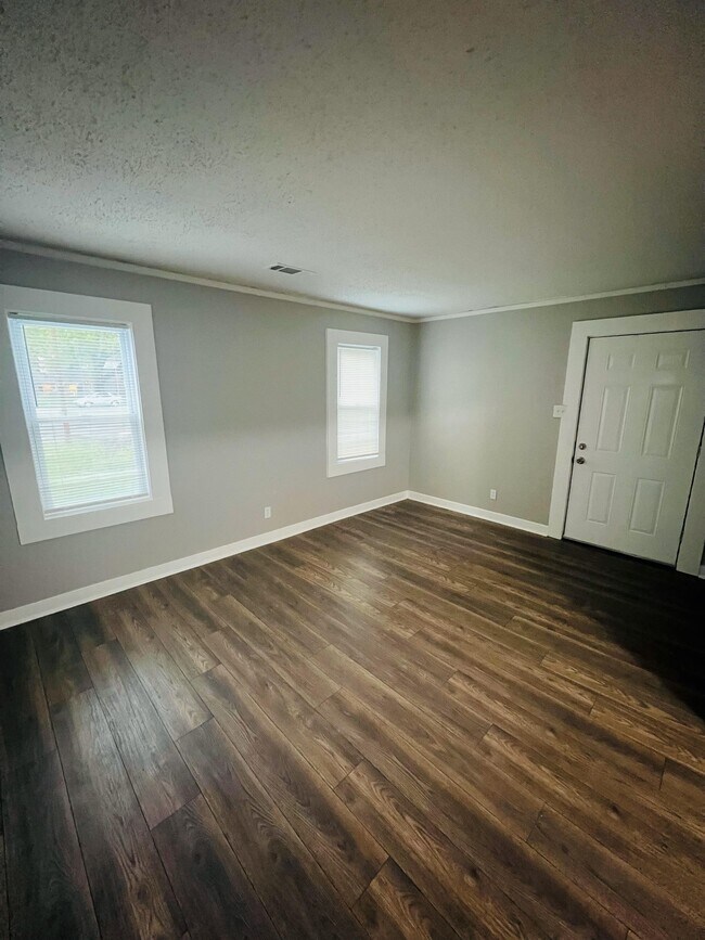 Building Photo - 2145 Pendleton St