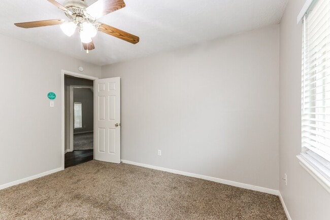 Building Photo - 18622 Sandelford Dr