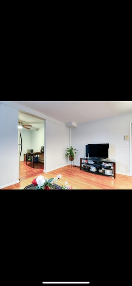 Building Photo - 500 S Center St