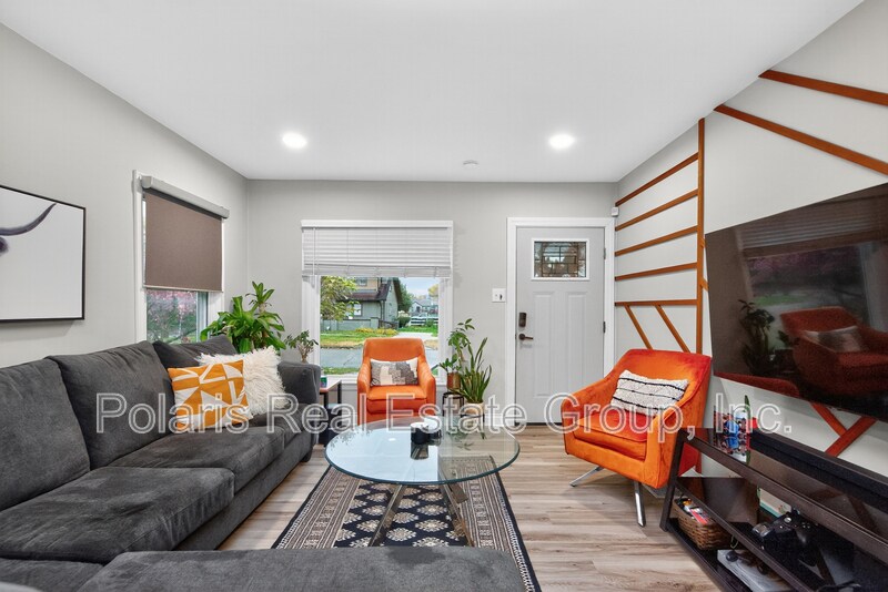 Building Photo - 4905 Norwaldo Ave