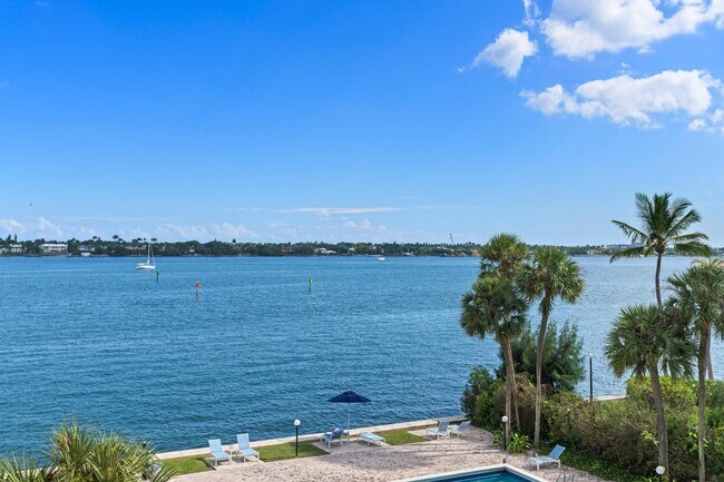 Building Photo - 2800 N Flagler Dr