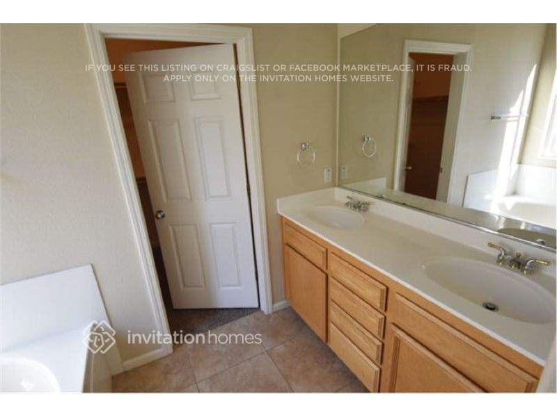 Building Photo - 1689 Soledad Dr
