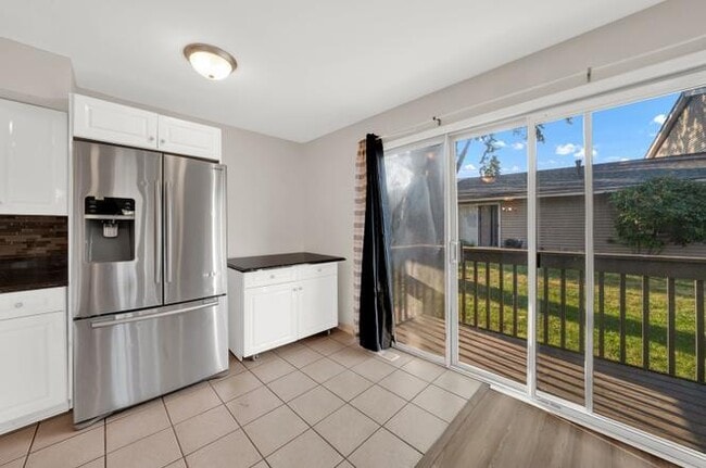 Building Photo - 234 Dakota Ct