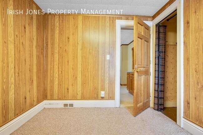 Building Photo - 58 Royal Ave