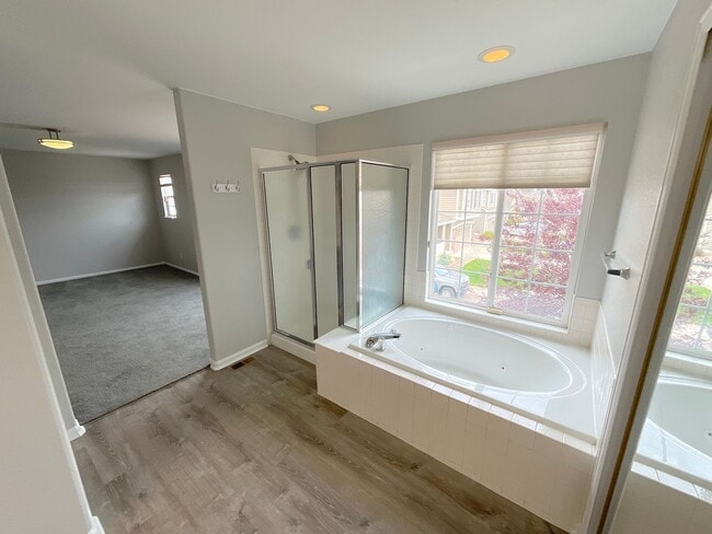 Building Photo - 3 Bedroom Home Available Near N Gate Blvd ...