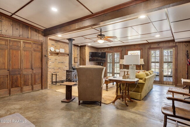 Building Photo - 411 Wiggins Rd