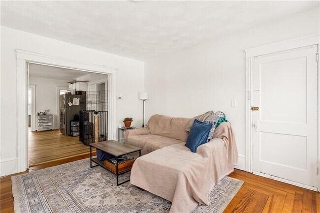 Building Photo - 19 Vale St