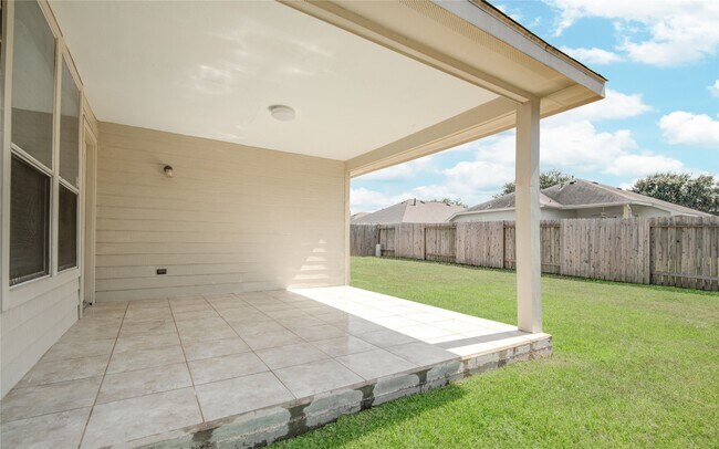 Building Photo - 17231 Hollow Sands Ct