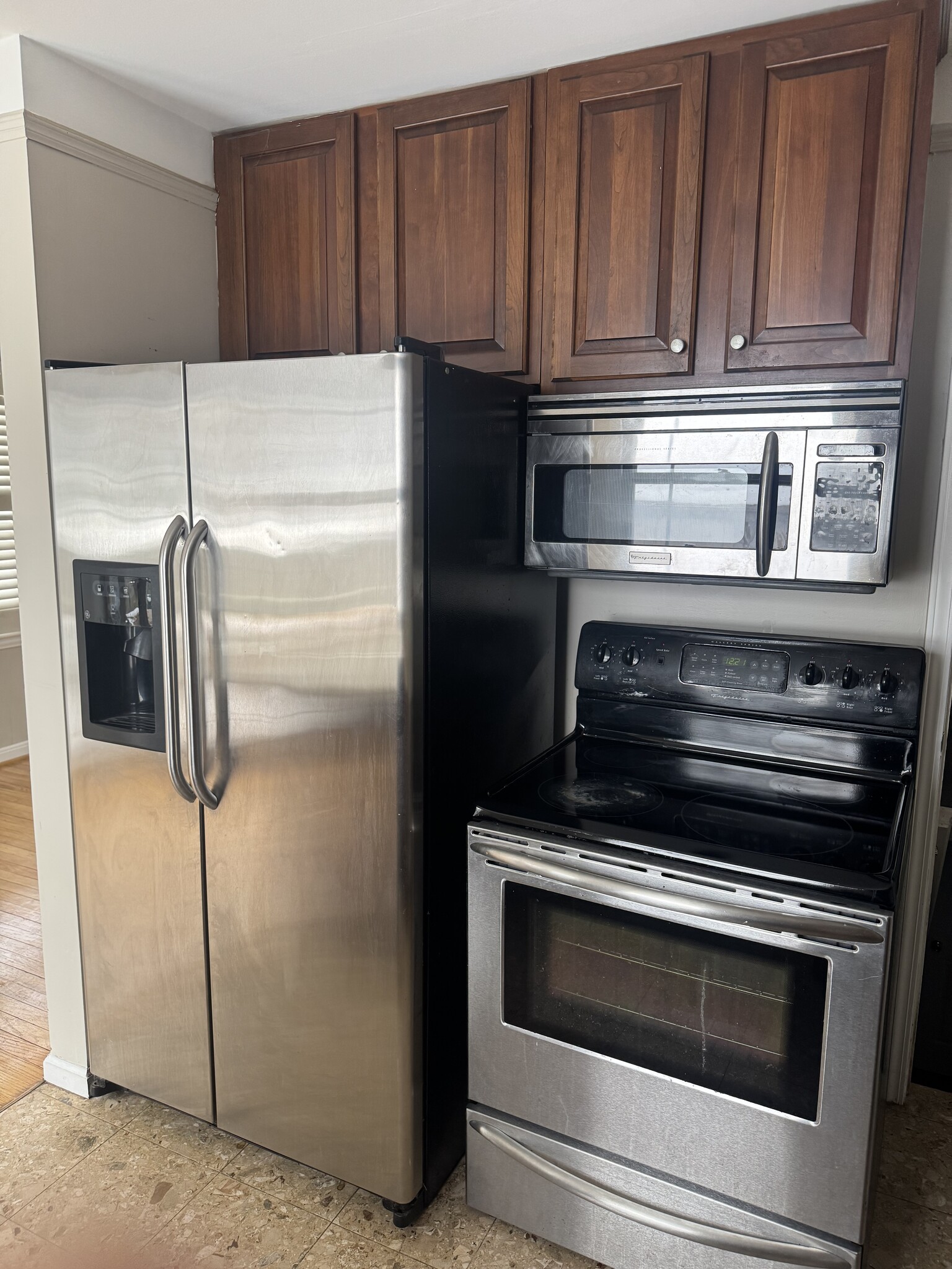 Building Photo - 25265 Coolidge Hwy