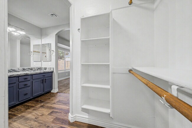 Building Photo - 2866 E Toledo Ct