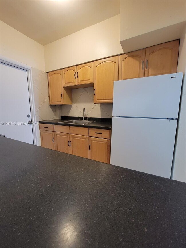 Building Photo - 835 Lenox Ave.