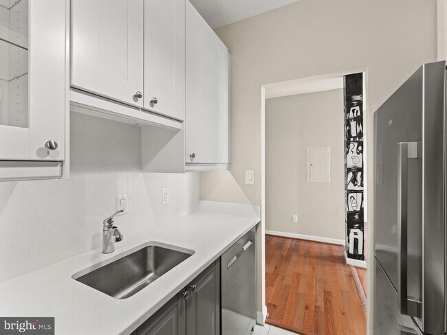 Building Photo - 2000 16th St NW