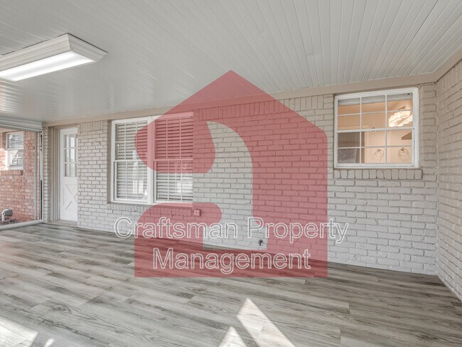 Building Photo - 2024 NW 45th St