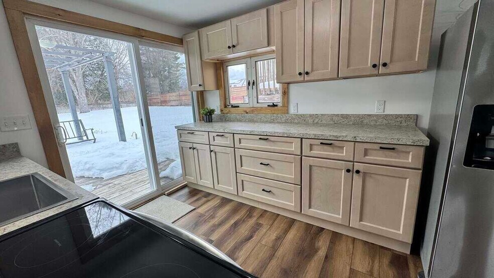 Building Photo - 21 1st Ave