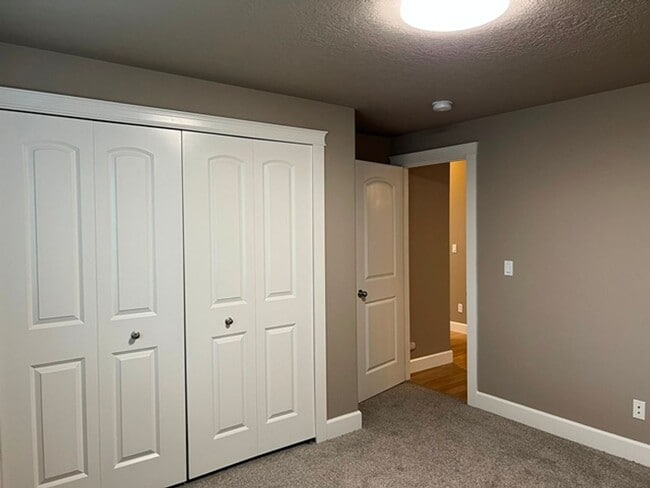 Building Photo - 3Bd/2Ba Single Story House - Available to View!