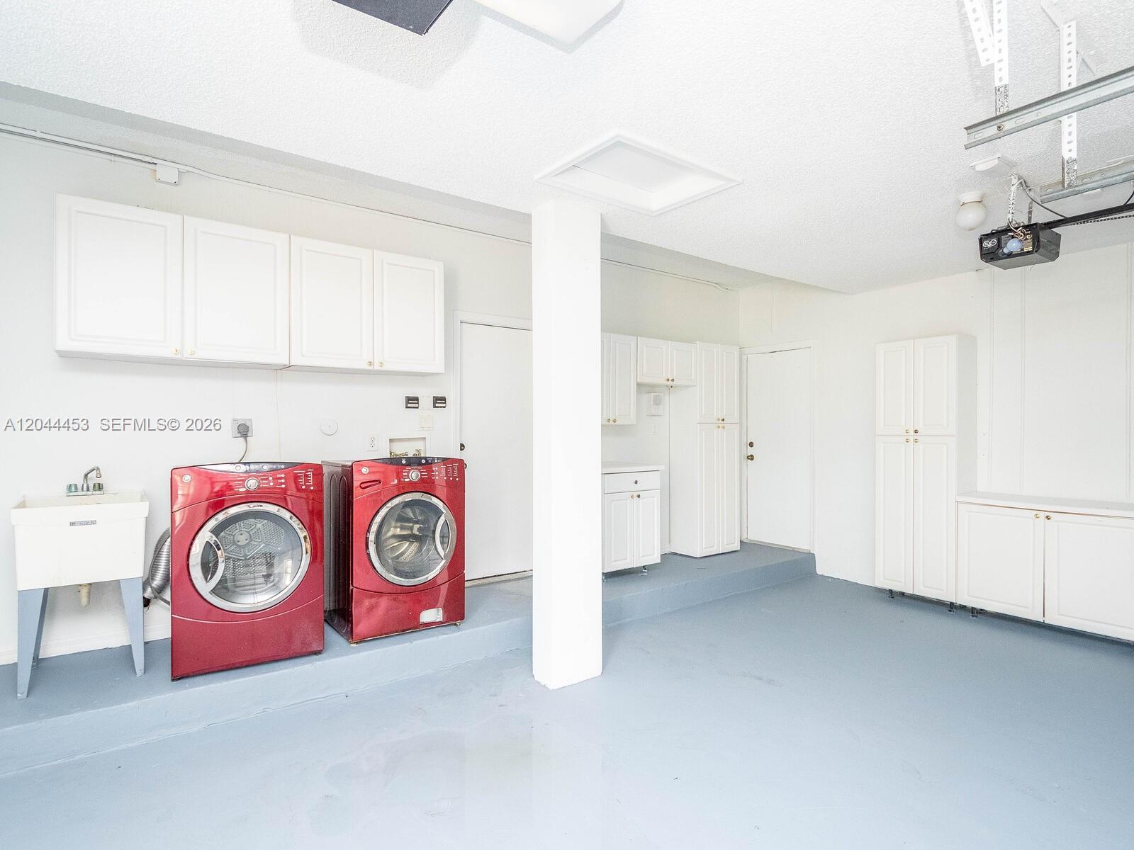 Building Photo - 8291 SW 44th Pl
