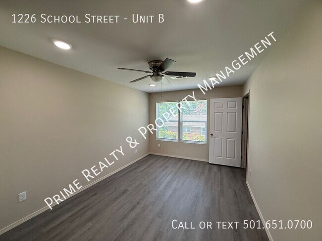 Building Photo - 1226 School St