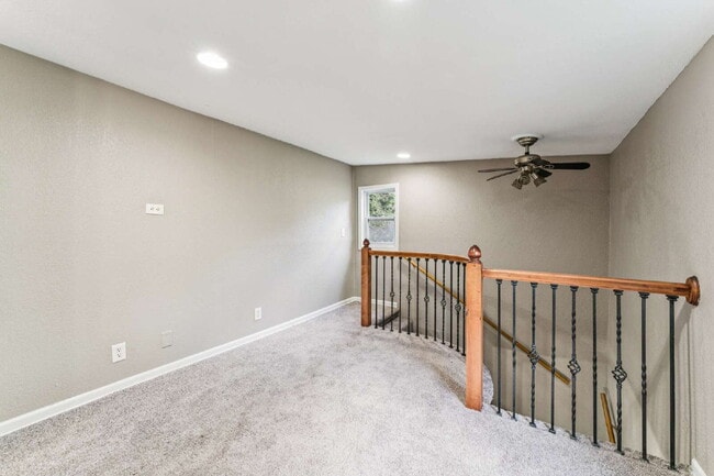 Building Photo - Charming 2 Bedroom, 2 Bath with Extra Loft Space Available Now!